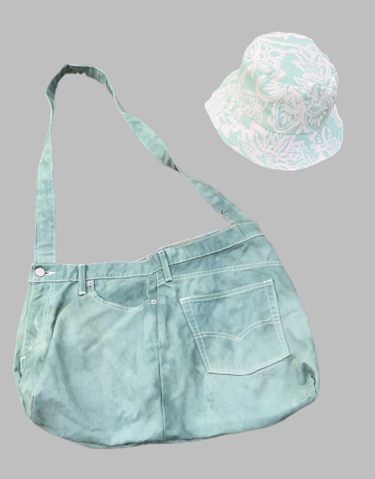 Levi's Tote Bag/Reversible Bucket Hat